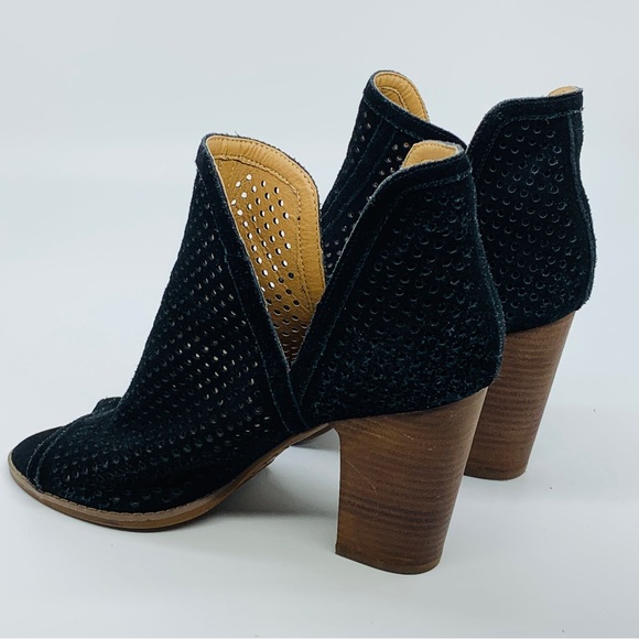 Lucky Brand Women’s Larise Peep Toe Perforated Black Booties Shoes Size 10 - Picture 9 of 10